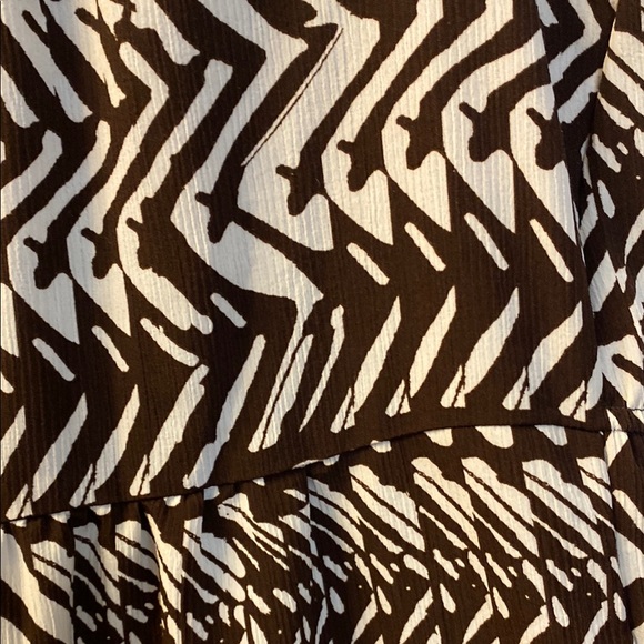 Brown and Off-white Copped Jumper - Picture 2 of 11